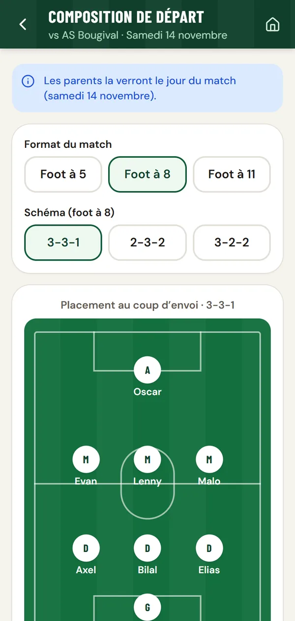 Écran de composition : format foot à 8, schéma 3-3-1, joueurs placés sur le terrain.